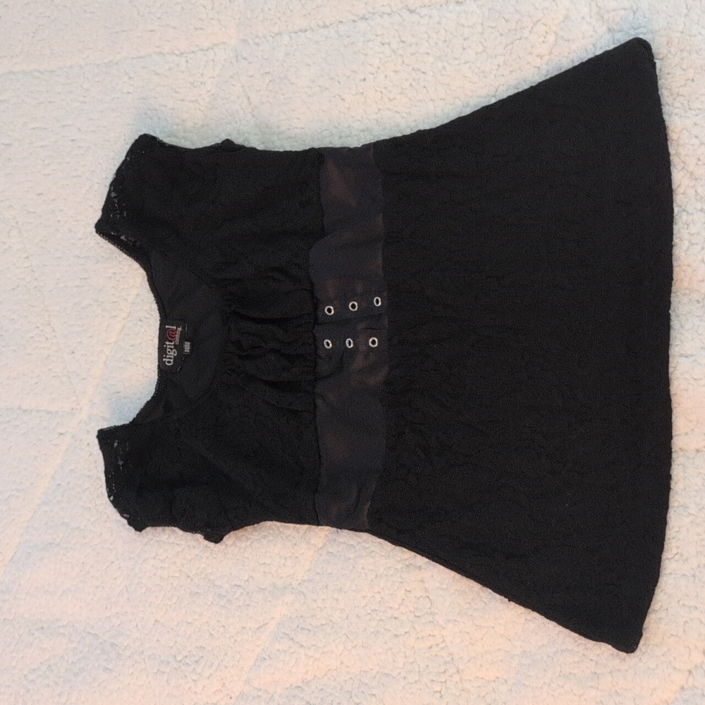Digital | Elegant Black Lace Women's Top - Picture 6 of 11